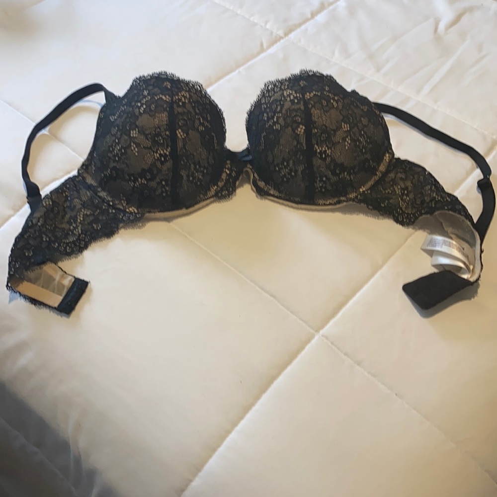 Lace bra barely used 36D black